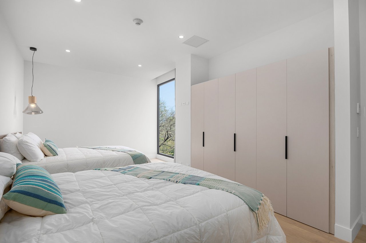 Solaris Acacia Unit 1A