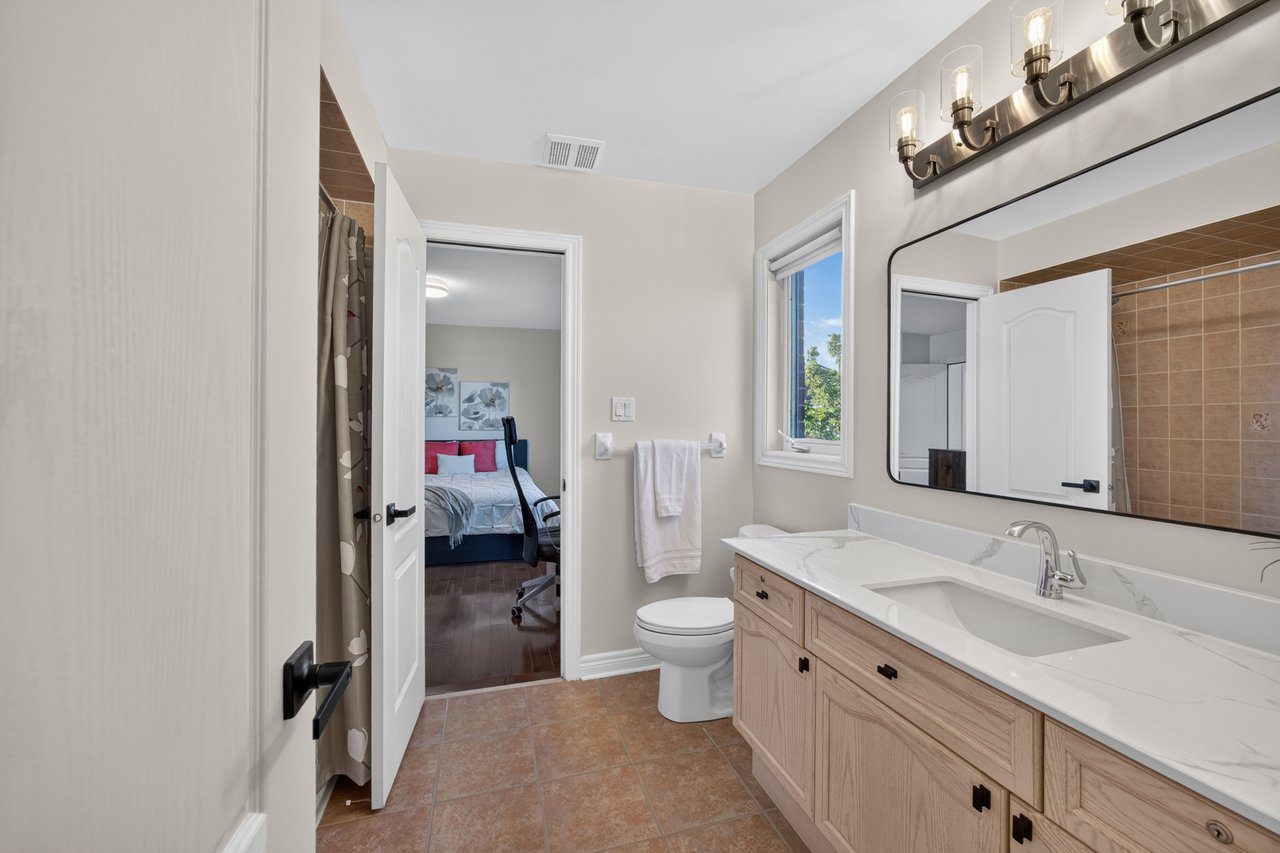 2201 Lapsley Crescent, Oakville