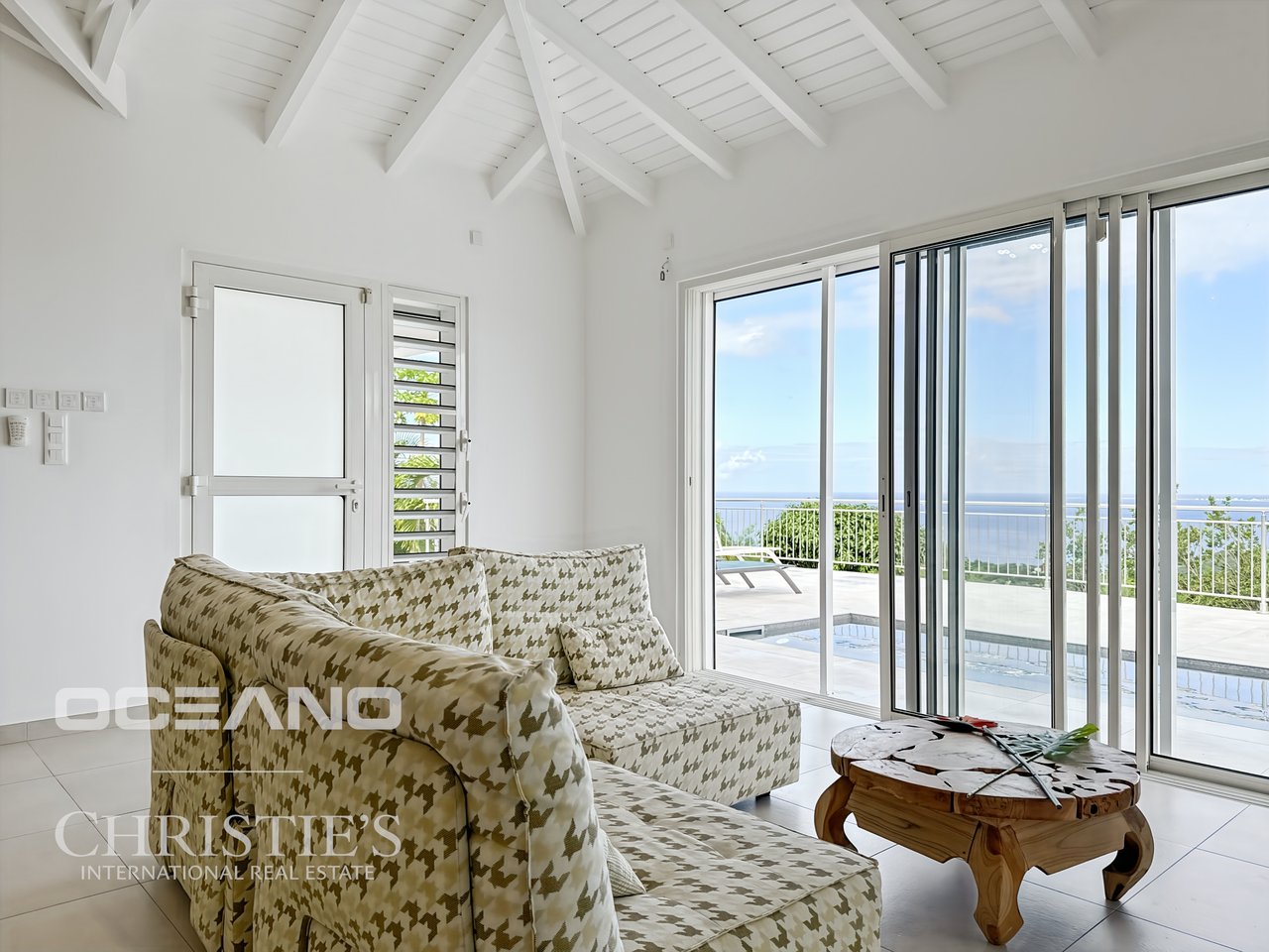 Villa with panoramic sea view