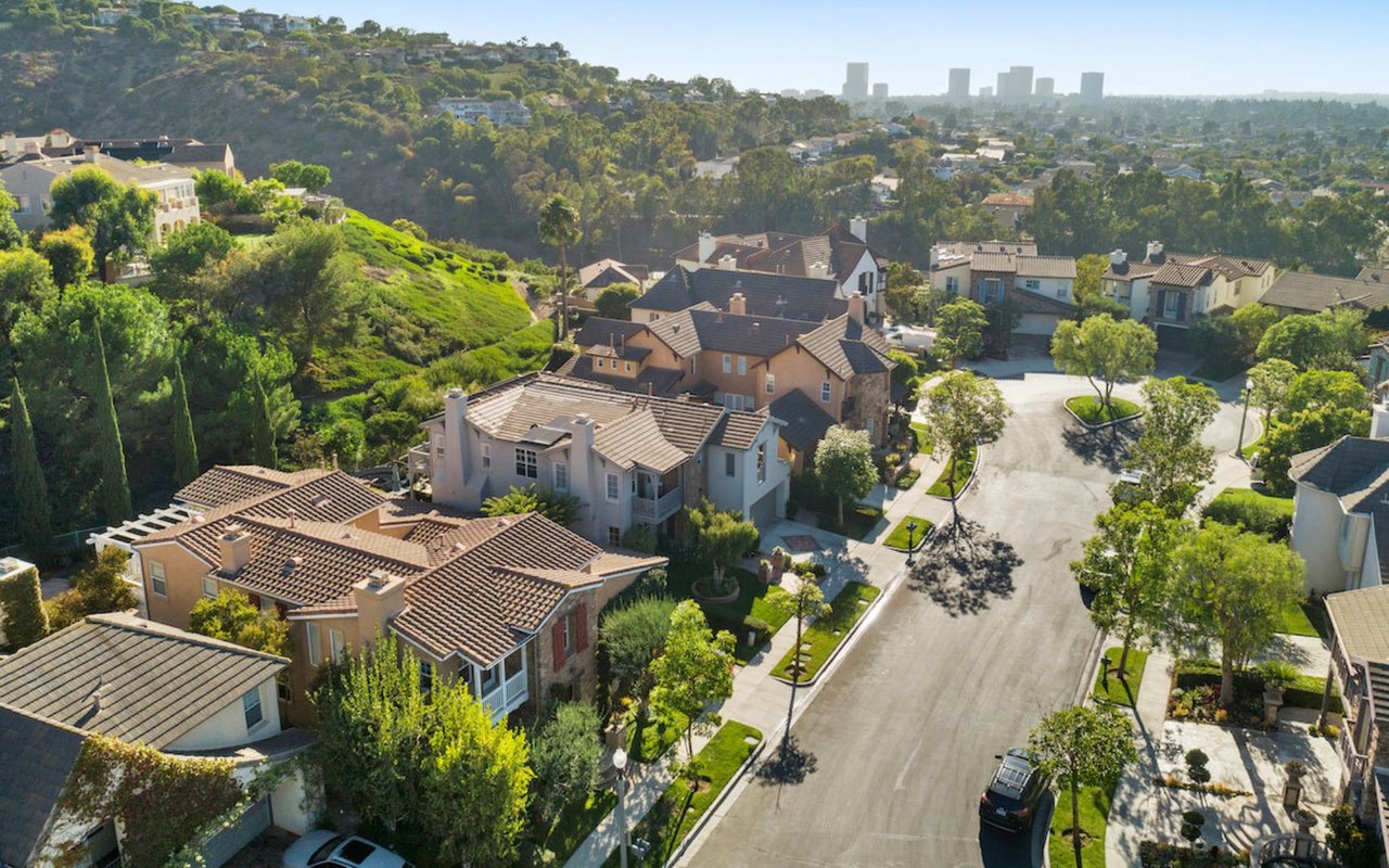 Sold: 28 Bargemon, Newport Coast