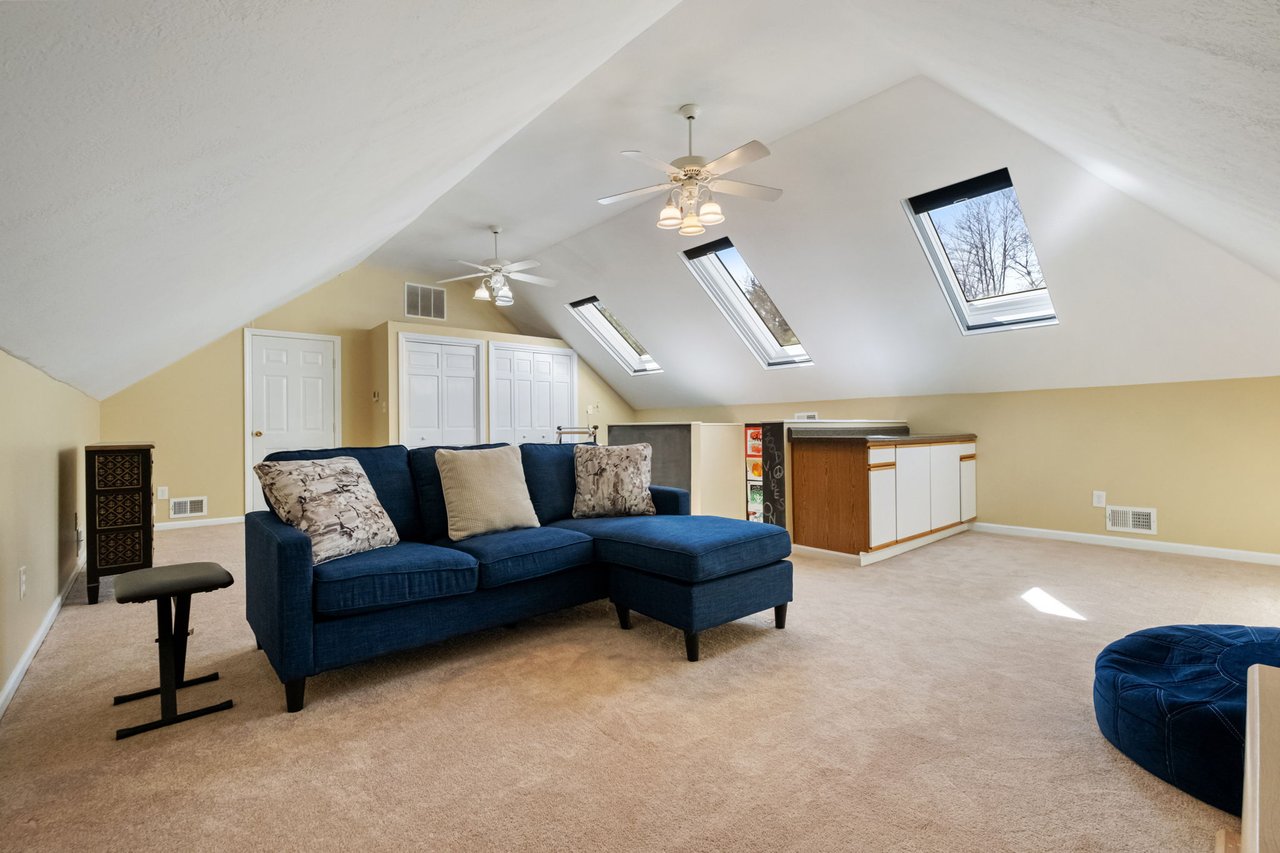 913 Highlander Circle