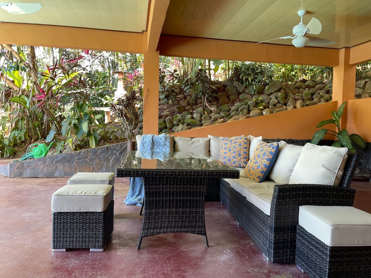 Riverfront Guest House Estate, Uvita, Puntarenas