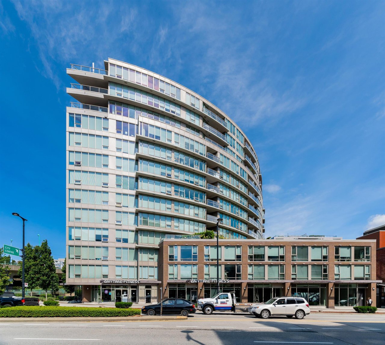 445 W 2nd Ave