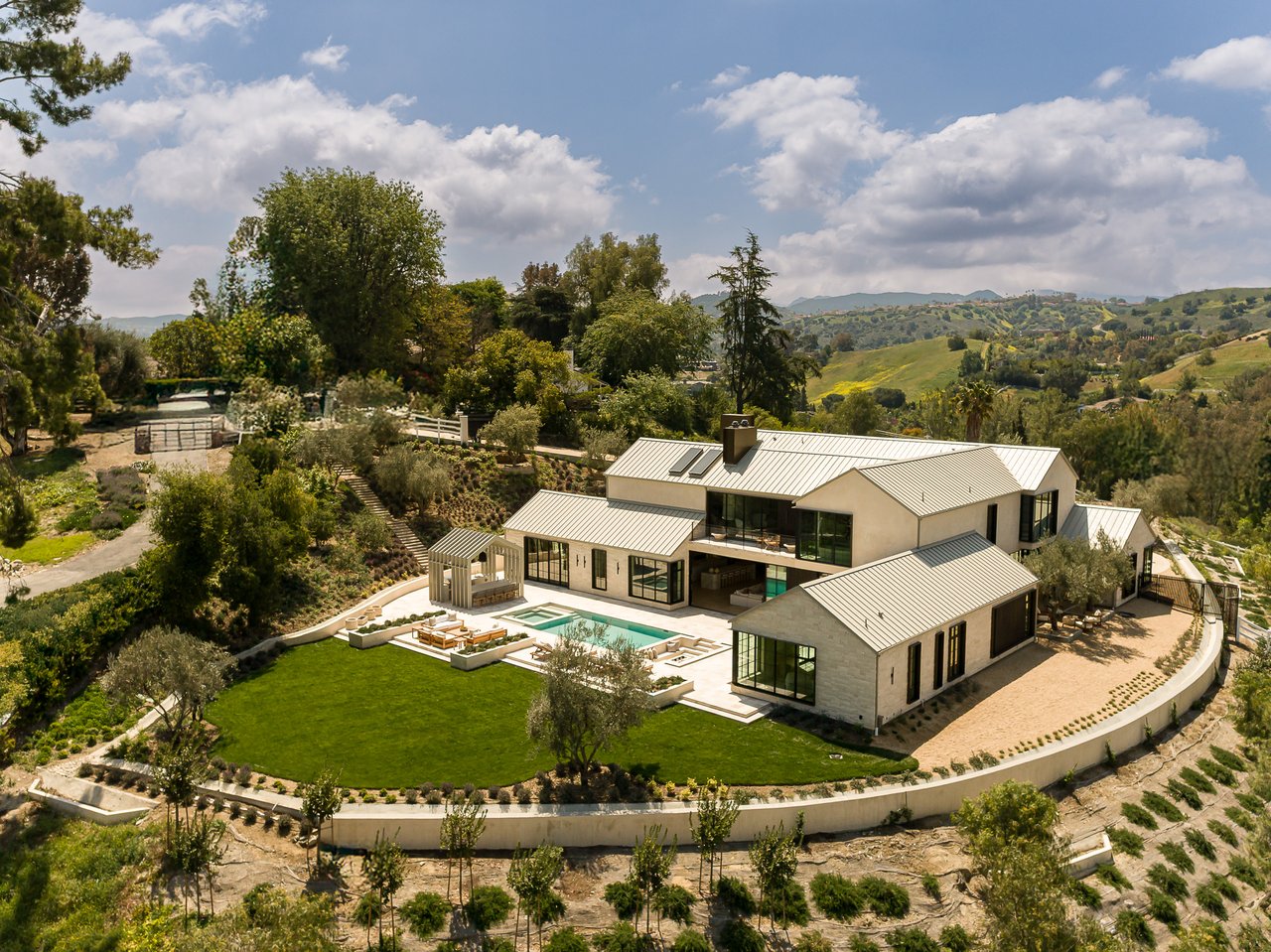 24172 Lupin Hill Rd
