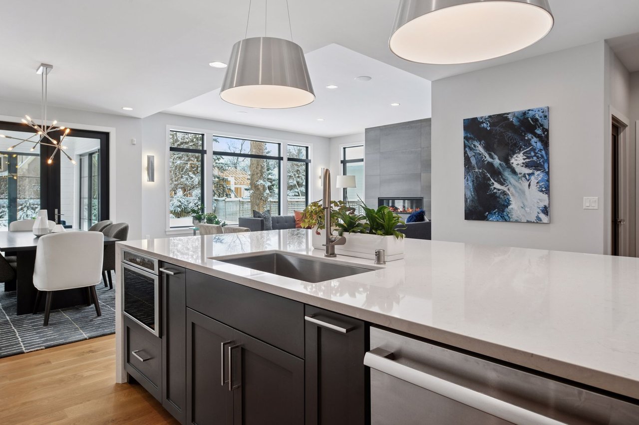 630 Gardner Street E, Wayzata