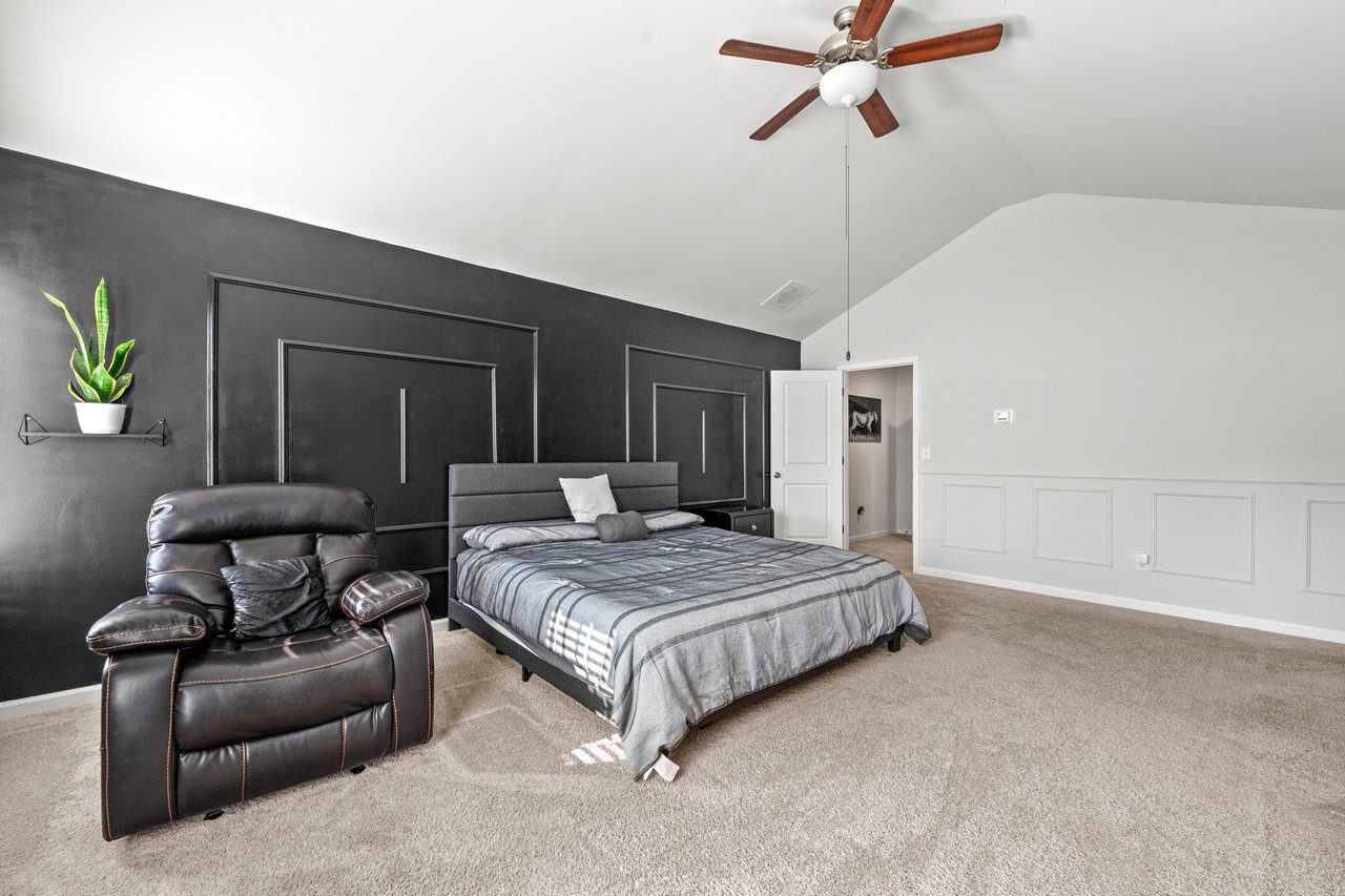 7492 Knoll