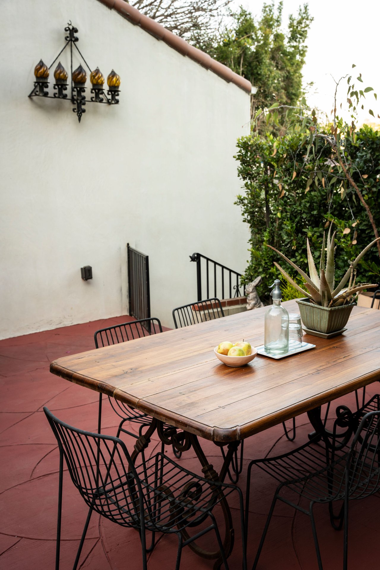 Vacant Trophy Silverlake Triplex With Reservoir Views