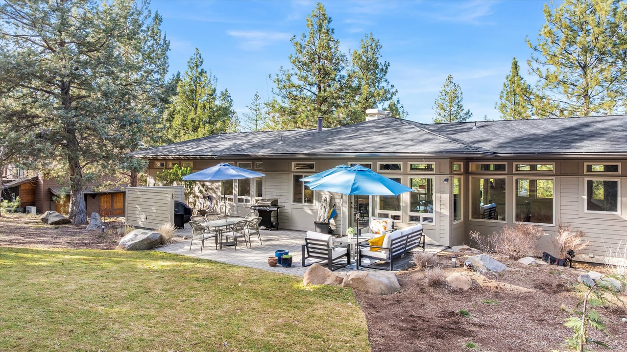 2589 NW Champion Circle