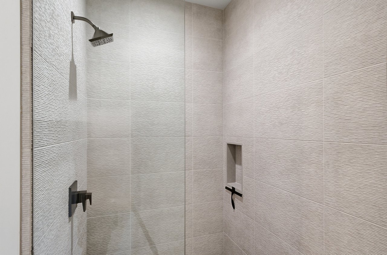 5411 E ROADRUNNER Road