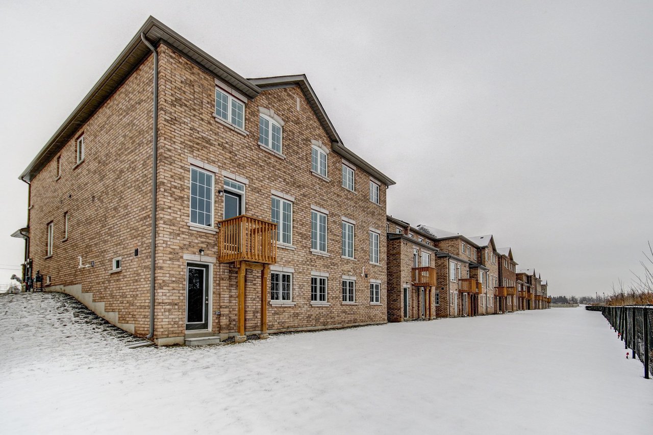 57 Riverwalk Dr