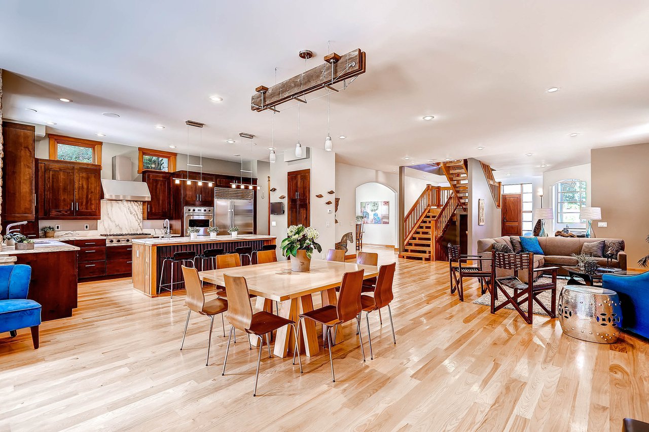 1052 Rosehill Dr