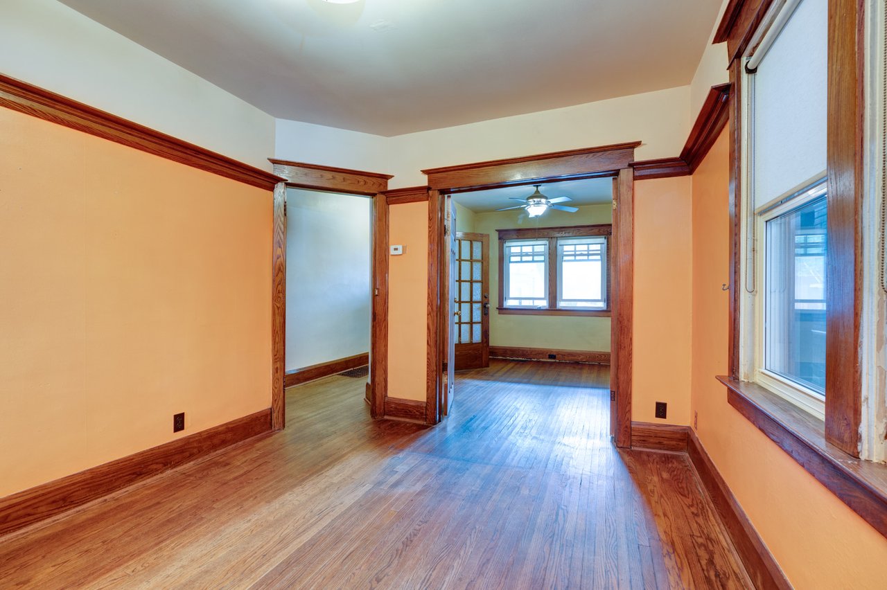 369 Coxwell Ave