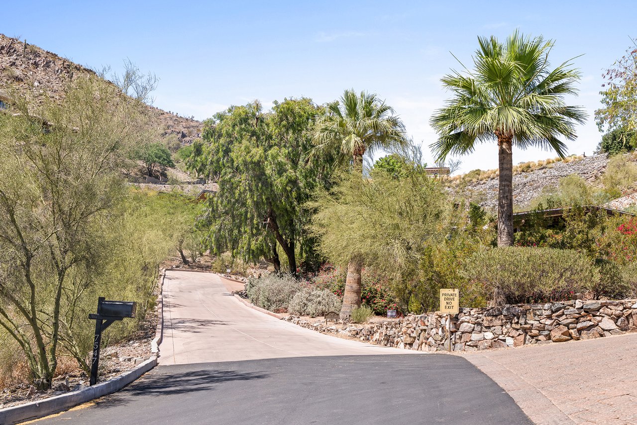 7547 N LAKESIDE Lane