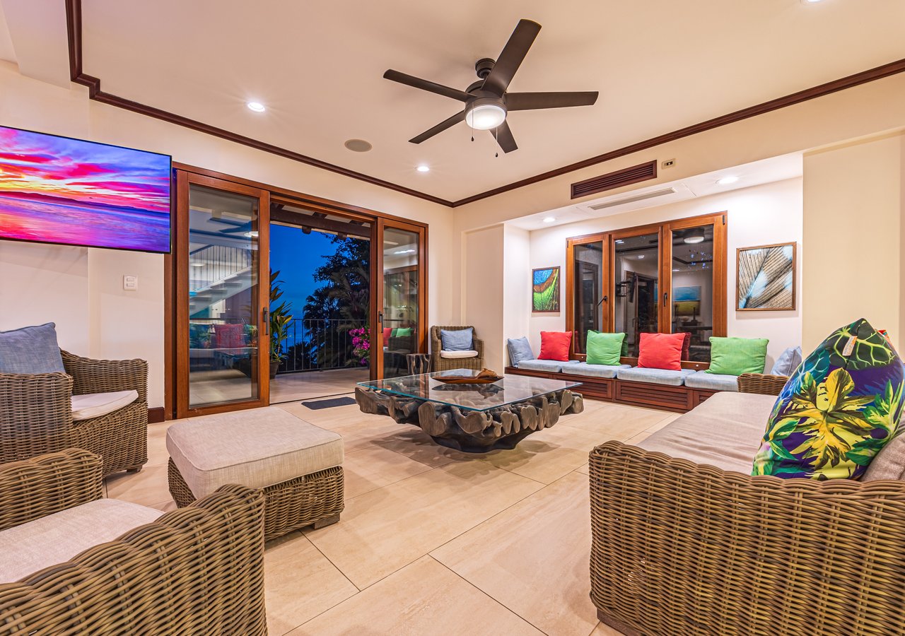 Nido Escondido, Playa Dominical