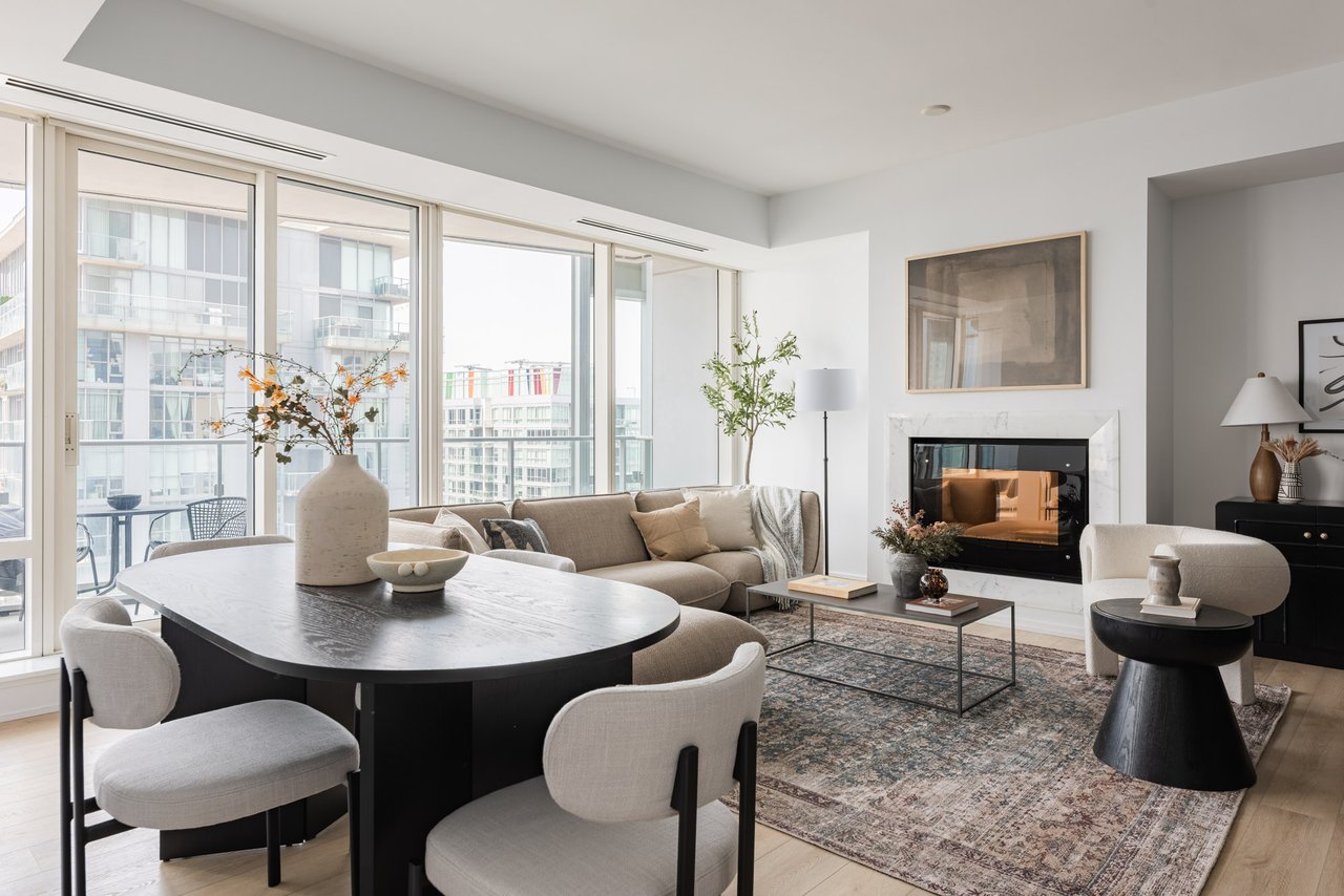 Suite 3203- 180 University Avenue