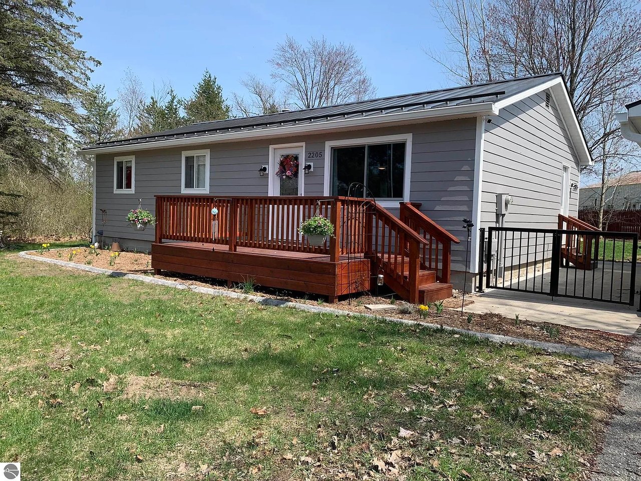 2205 Tamara Rd NW