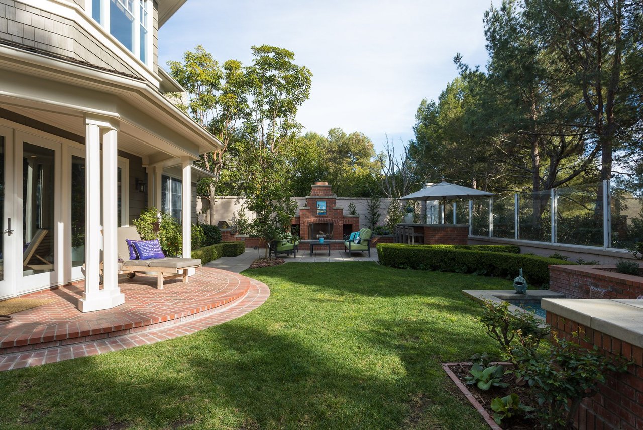 20 Turnberry Dr