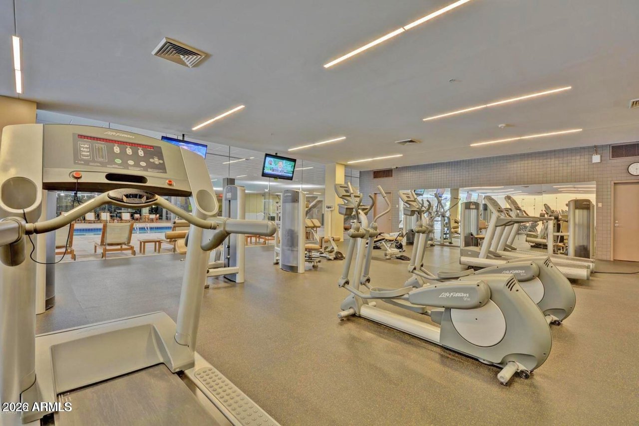 7117 E Rancho Vista Dr, #5001