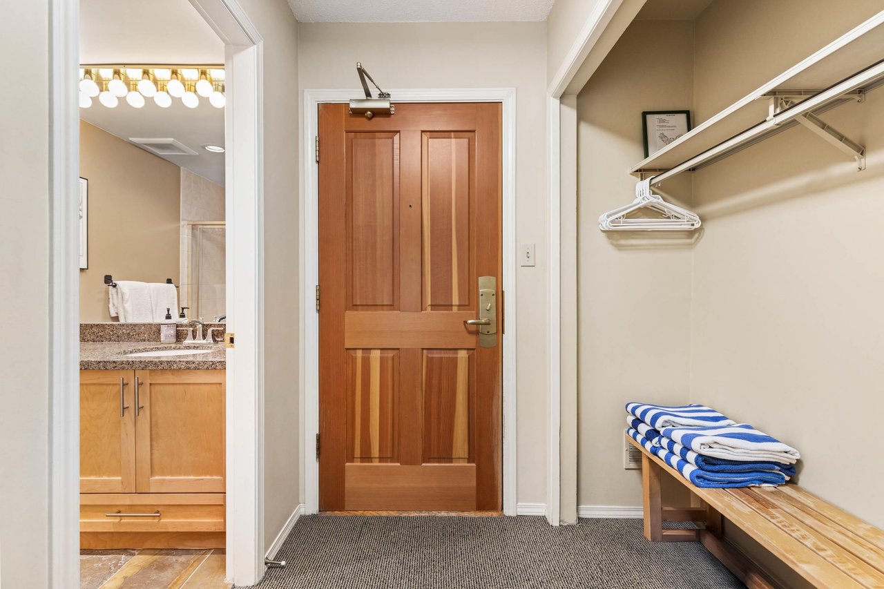 303/304-4905 Spearhead Pl