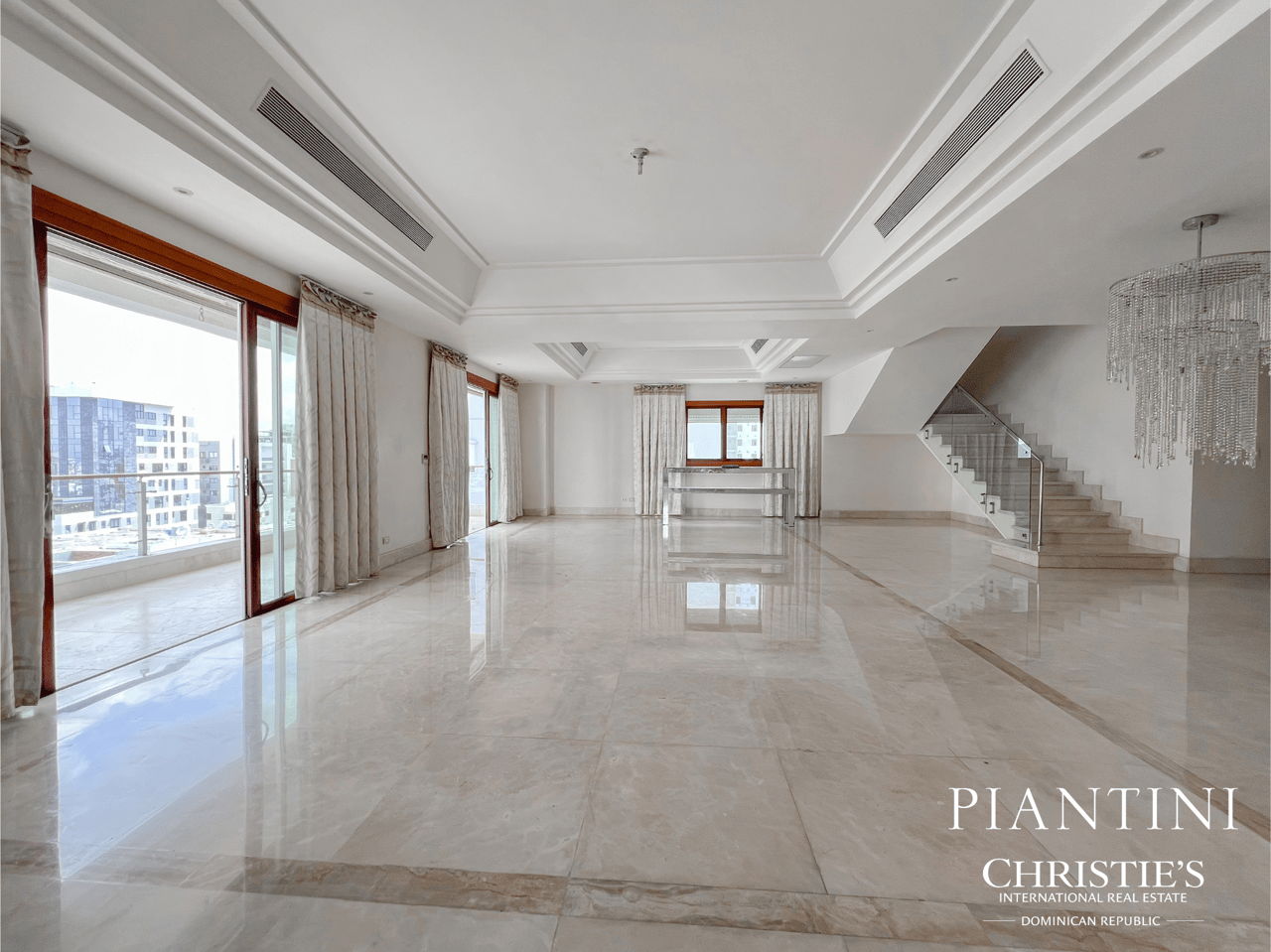 The Grand Penthouse, Ensanche Piantini