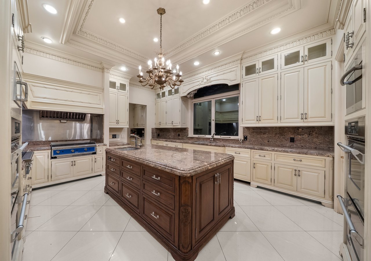 1700 Green Acres Dr