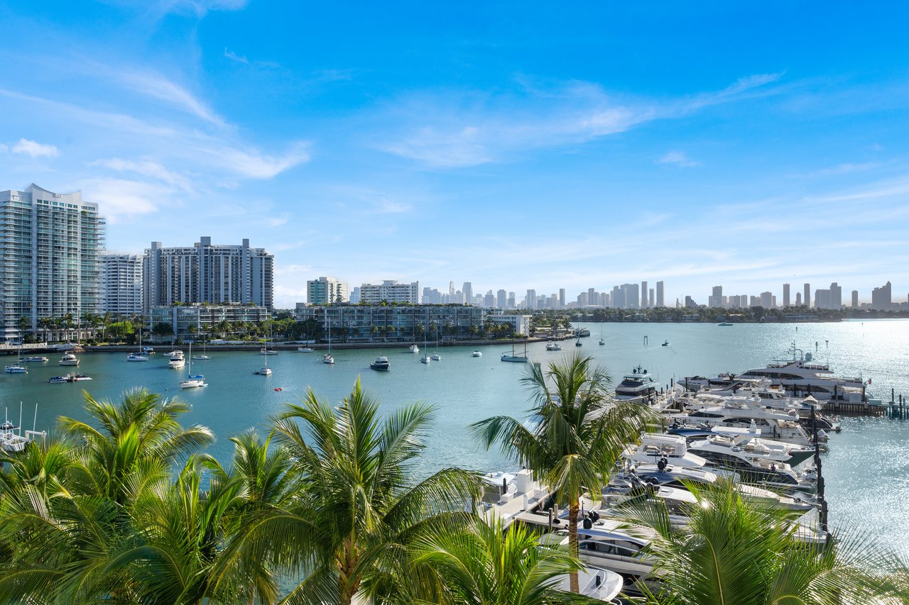 1800 Sunset Harbour 1202/04