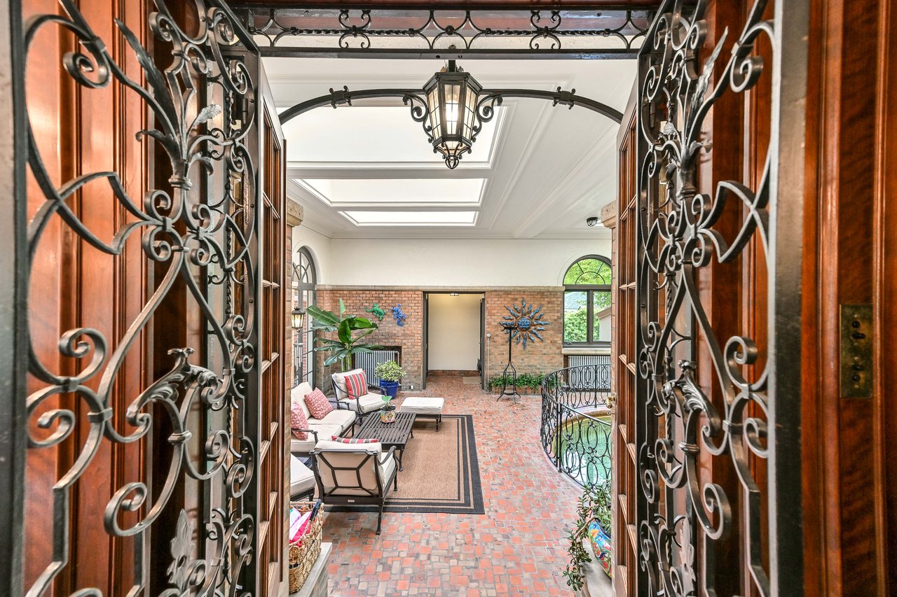 Stunning 6 Bedroom Home with Indoor Pool