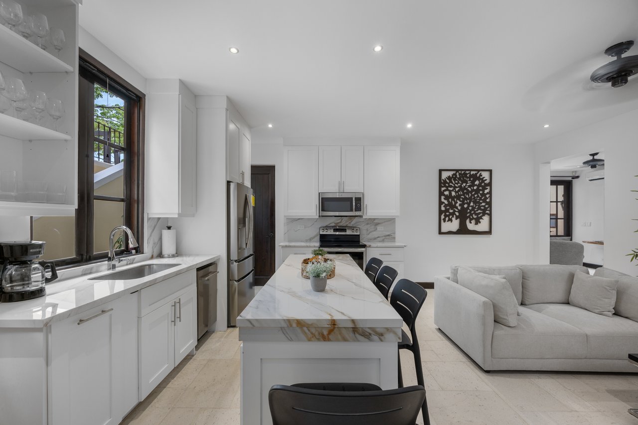 La Antigua 16 Avenida | Renovated 2-Bedroom Condo with Private Plunge Pool in Walkable Las Catalinas