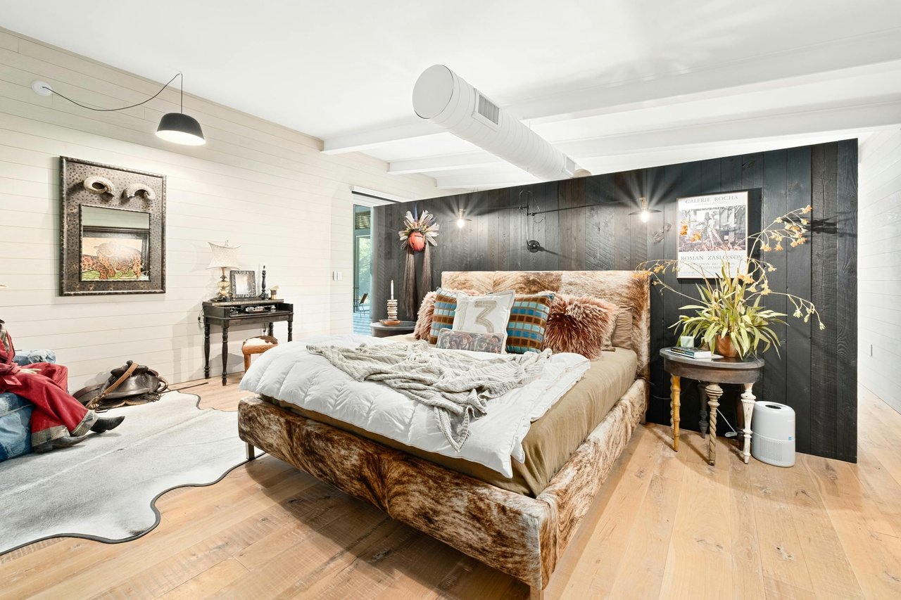 2212 River Hills Road