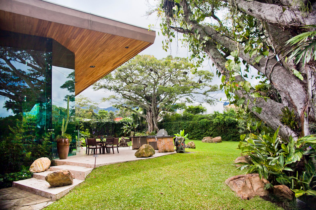 Private Secure Garden Estate, Escazu, San Jose