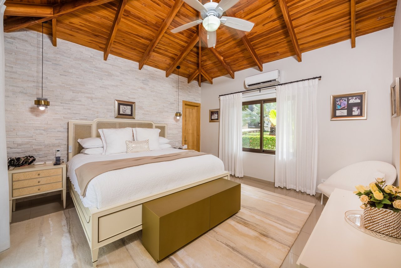 Casa Cielo | Luxurious Multifunctional Estate with Main House, Apartments, and Pool in Guanacaste!
