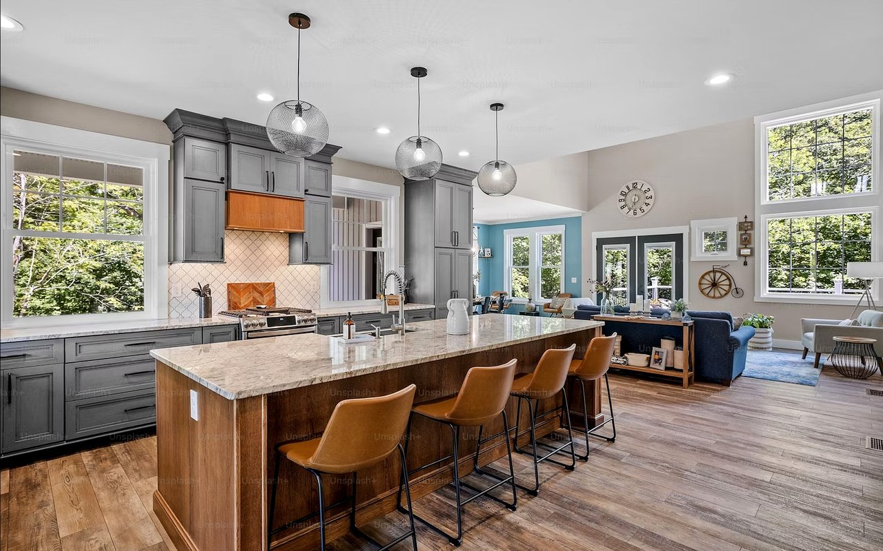 From Clutter to Chic: How to Stage Your Estes Park Home for a Standout Tour