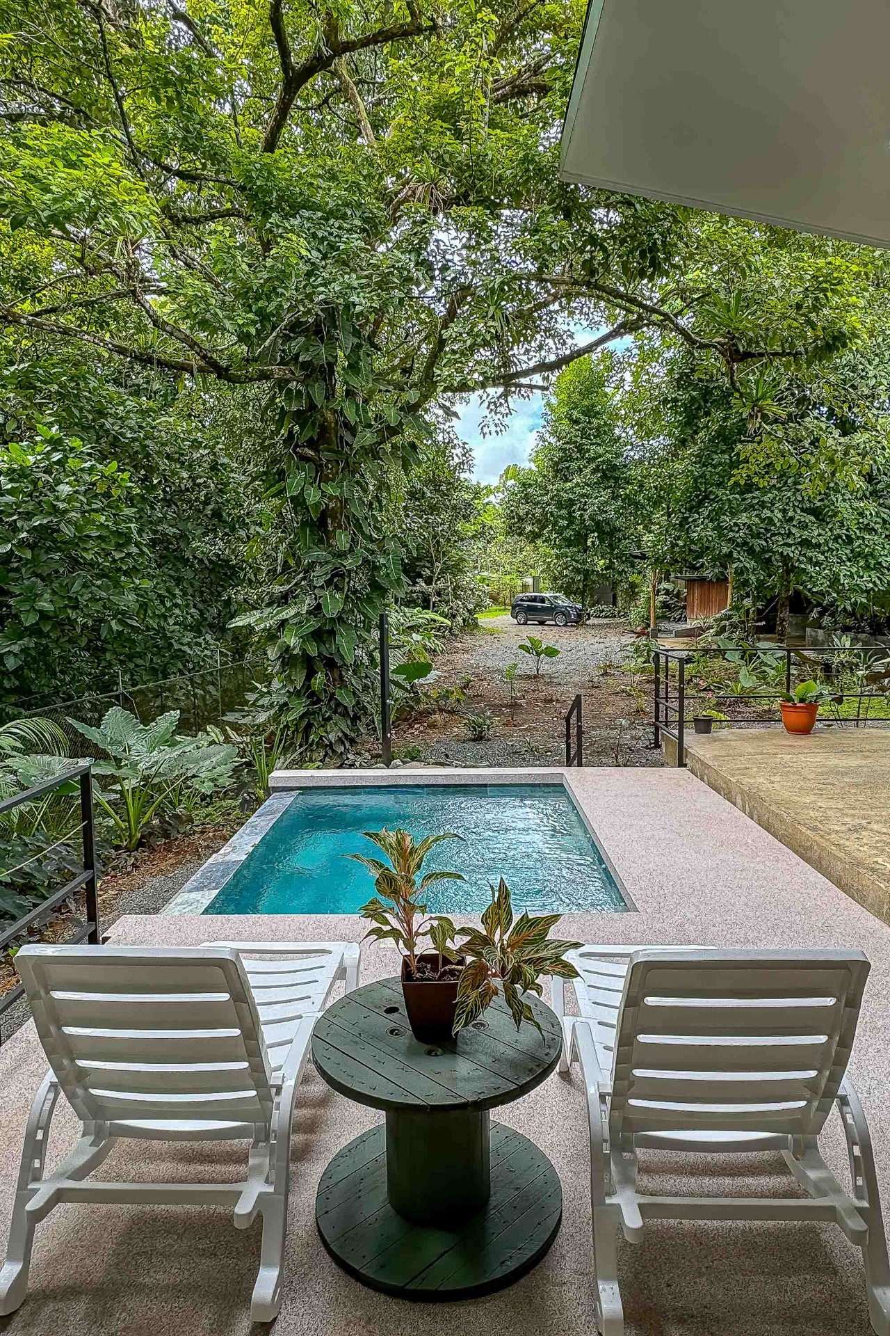 Furnished and Turnkey Home Rainforest Villa with Pool and Creek