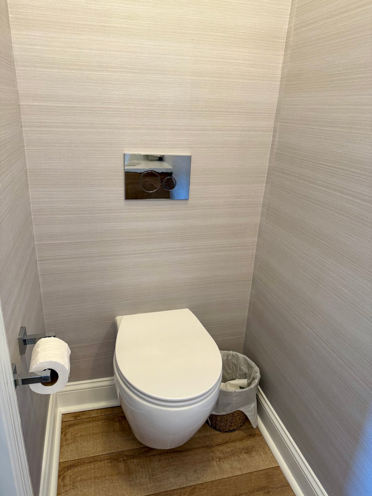 #1098 Beautiful Bayfront with Pool