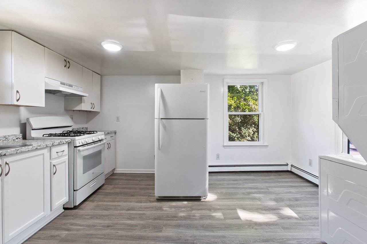 36 Anderson Road Unit: 2nd floor