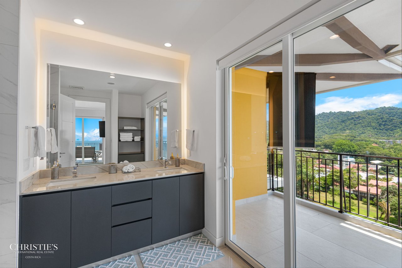 Vista Las Palmas – Executive Oceanfront Penthouse 11B