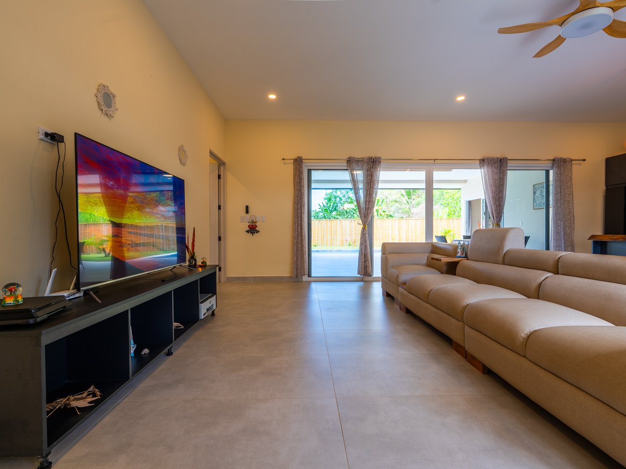 Refined Tropical Home in Uvita, Costa Rica | Walk to Beach & Parque Nacional Marino Ballena