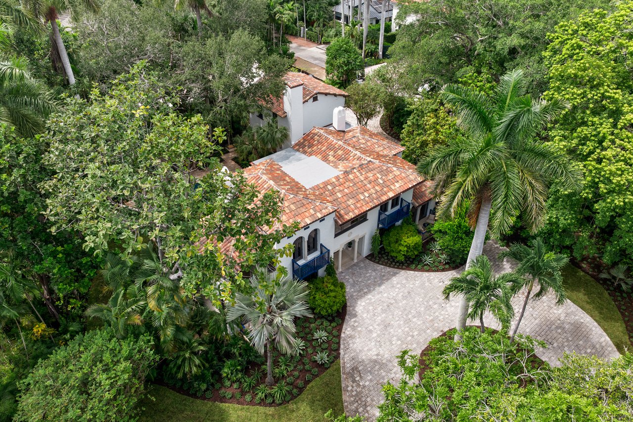 3700 Hibiscus Street "Casa Mamey"