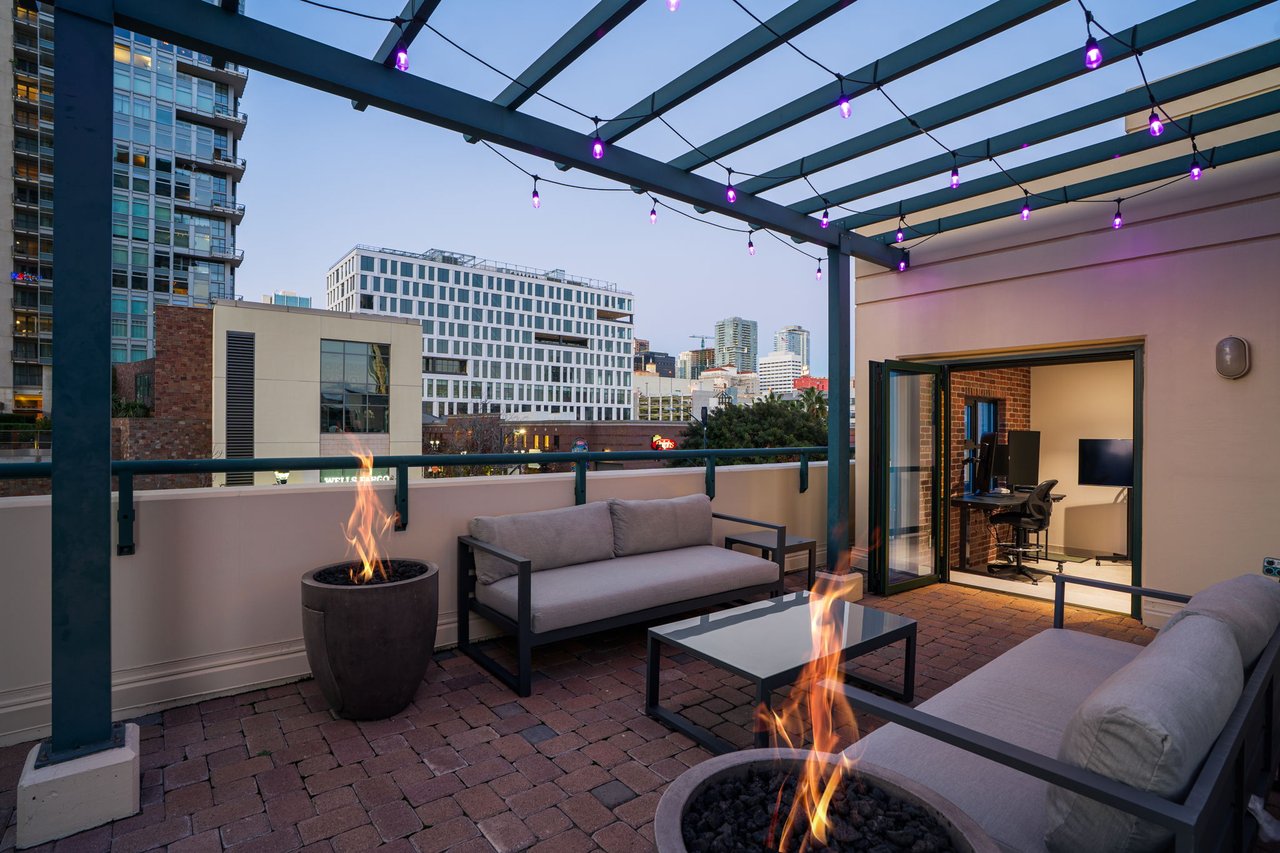 555 Front St, Unit 204