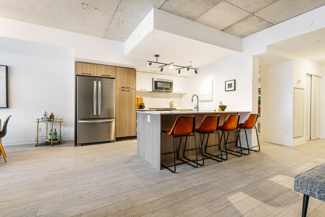 507-665 Queen St E 