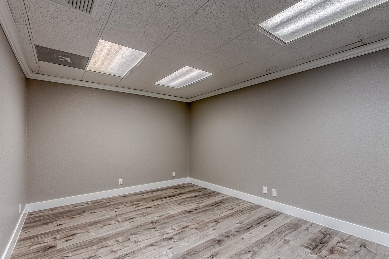 2425 Office Plaza
