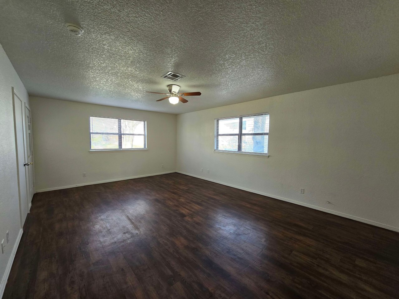 807 N Beard