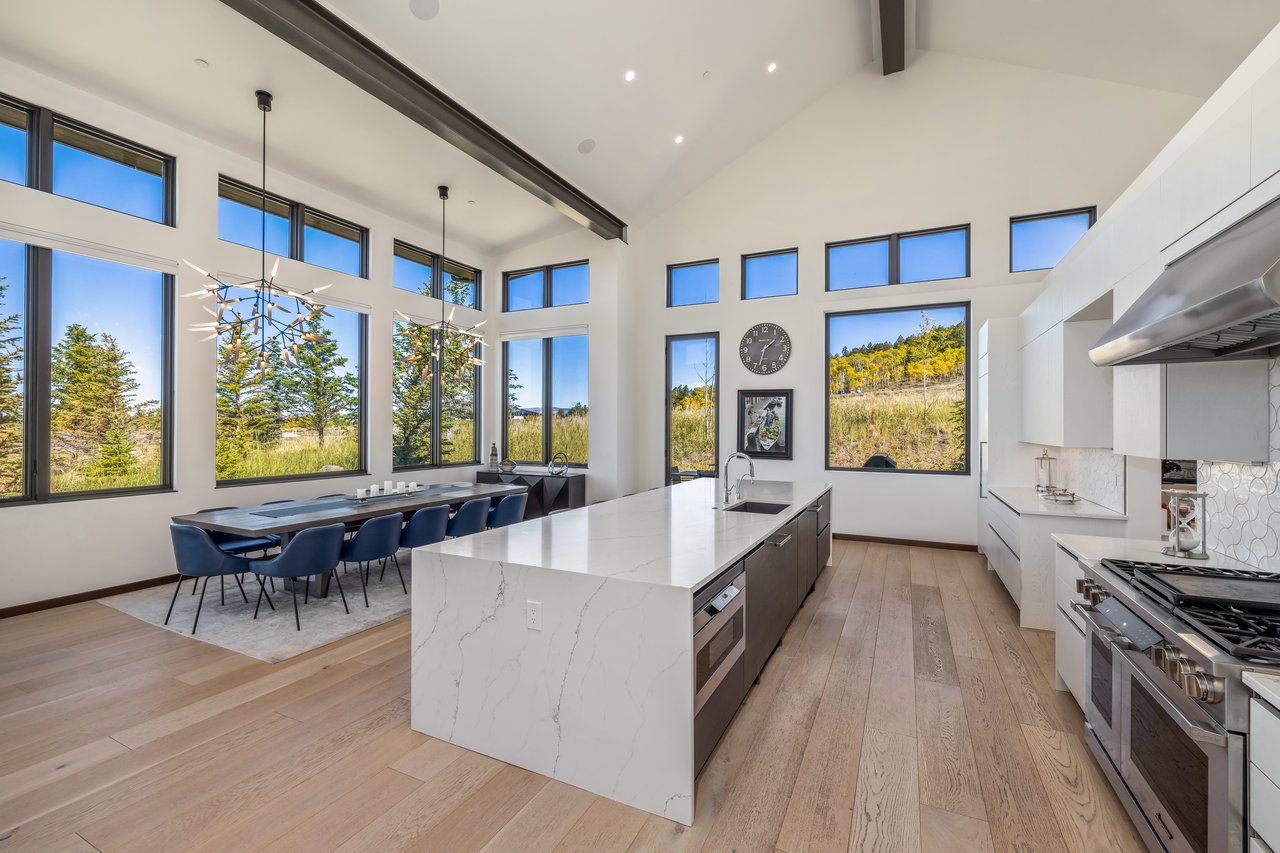 31 Taylor Creek Court