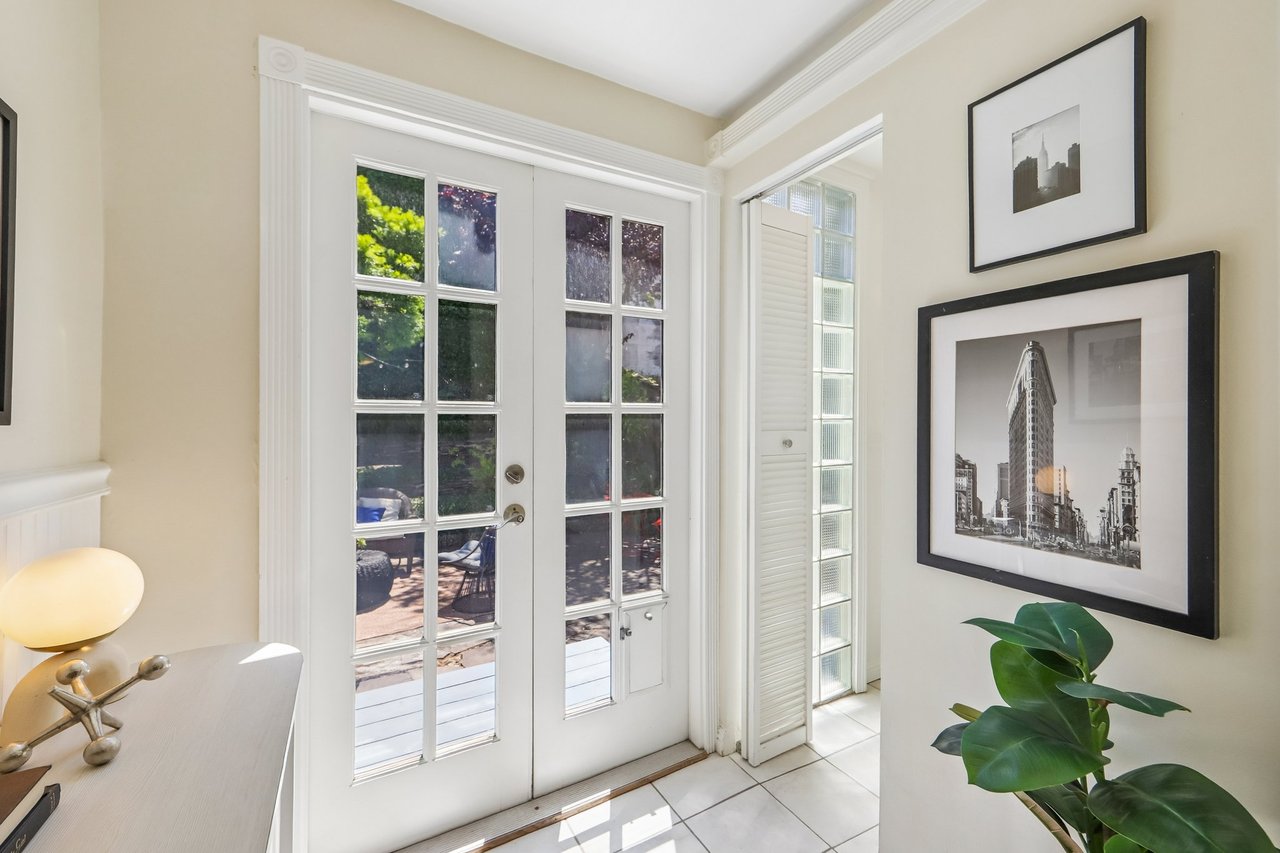 3855-A 18th Street