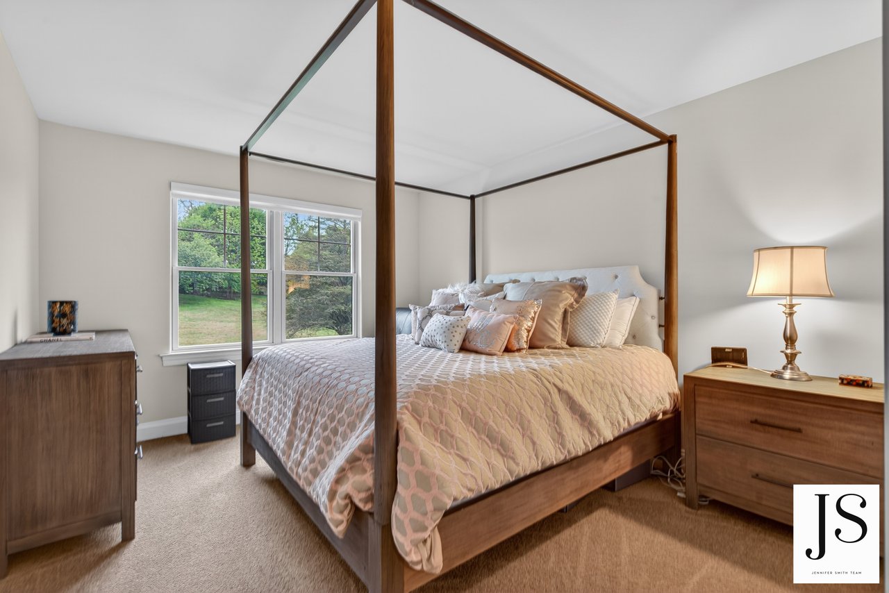 7 Overfield Ln, Glen Mills, PA 19342