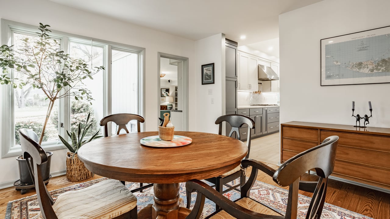 8045 Broadway Street