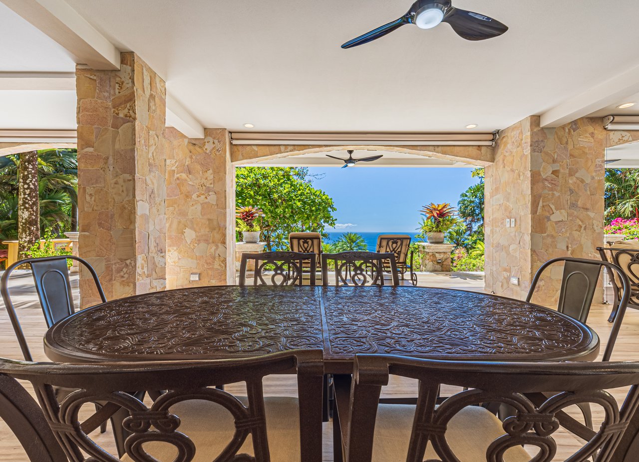 Nido Escondido, Playa Dominical