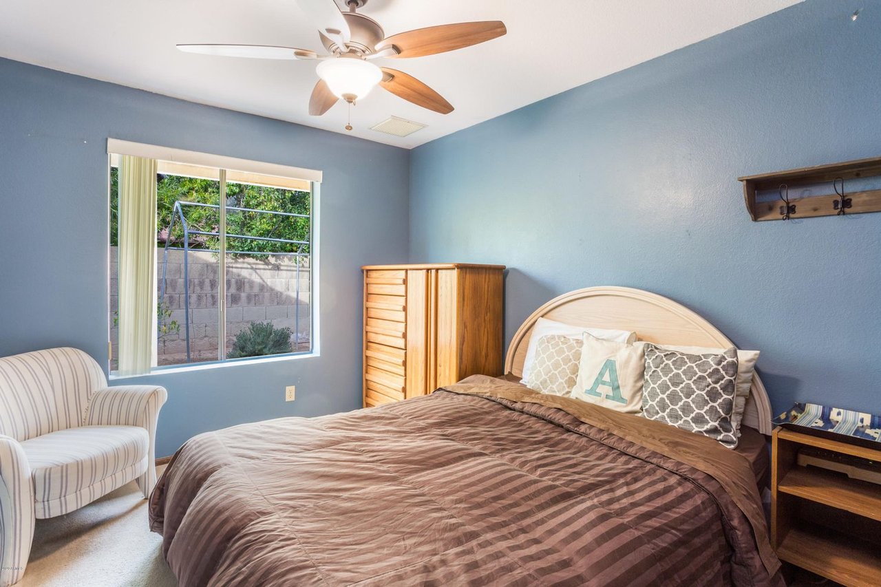 16043 N 52nd Pl