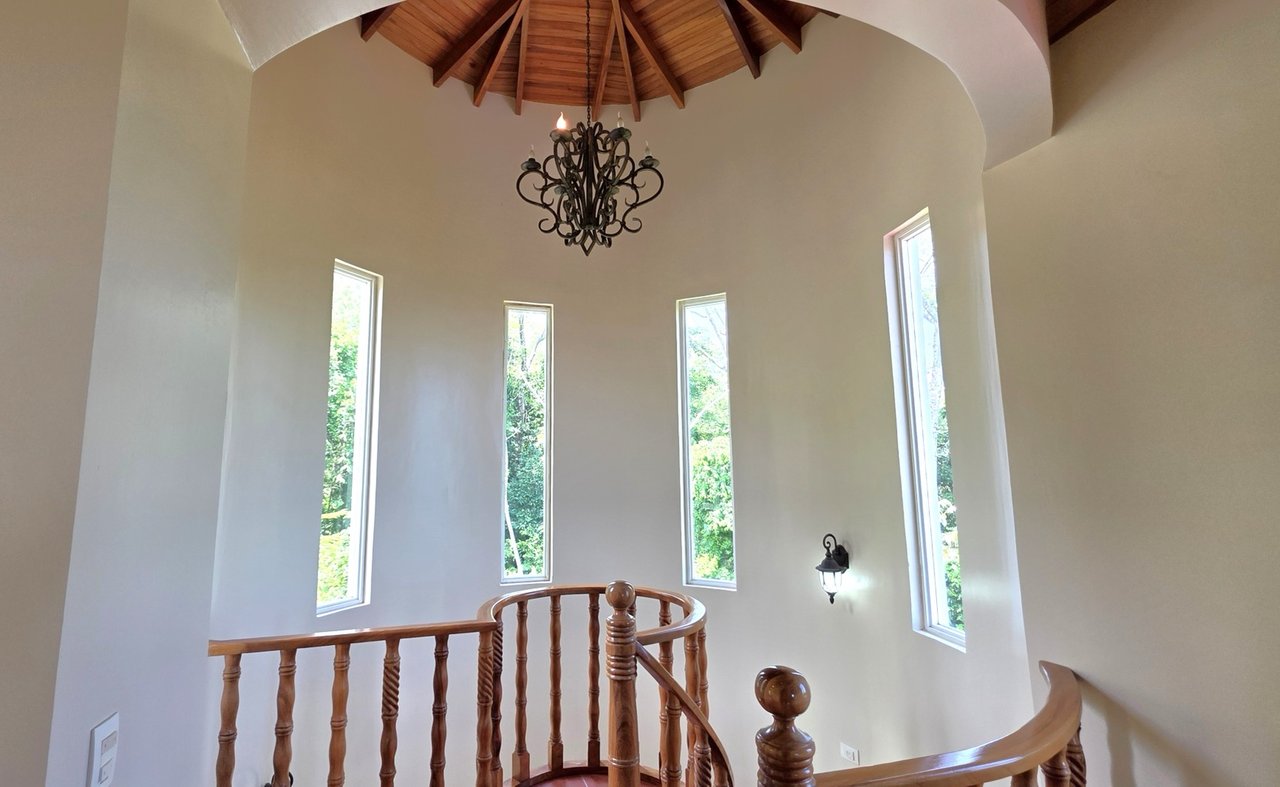 Ojochateau - Rare Ocean & Mountain View 4BR Home in Costa Rica