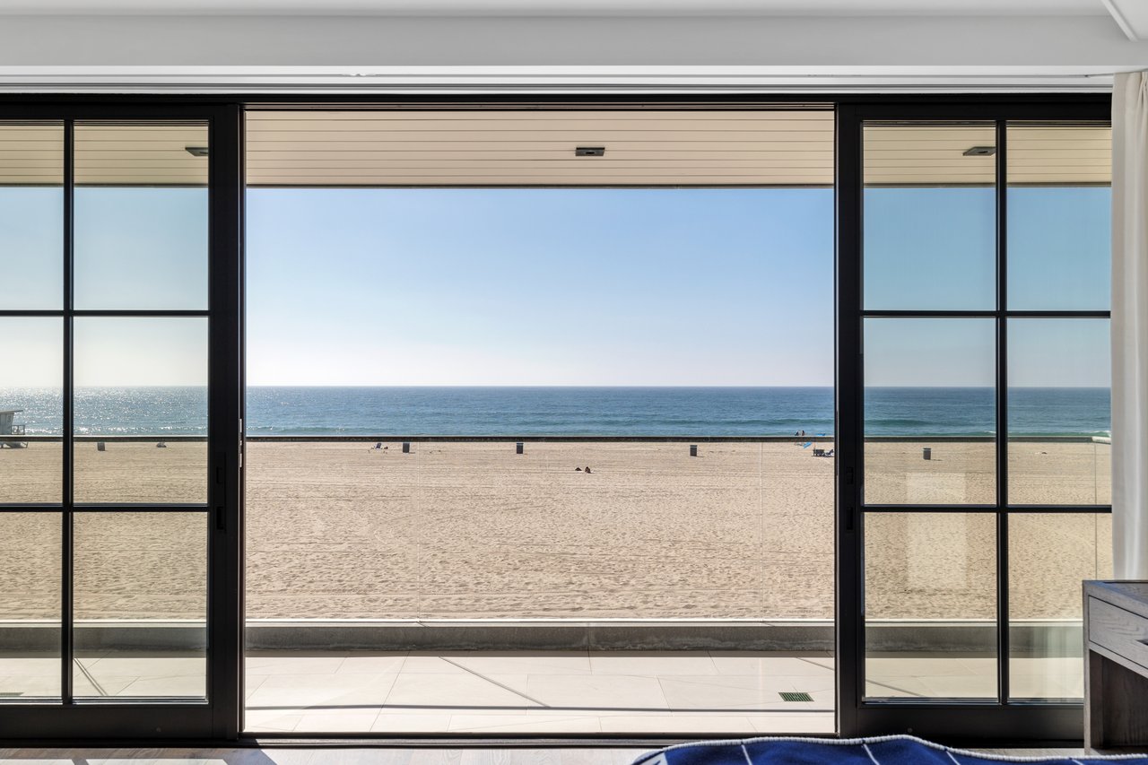 2428 The Strand